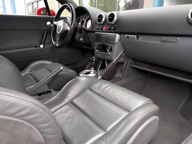 Illustration for article titled For $11,980, This 2004 Audi TT 3.2 Quattro S-line Could Be Your Roadster Revival